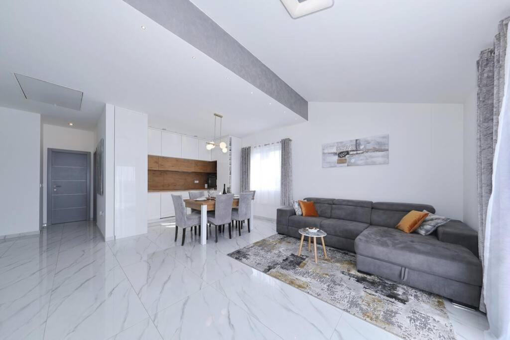 Apartman Chiara Galovac  المظهر الخارجي الصورة